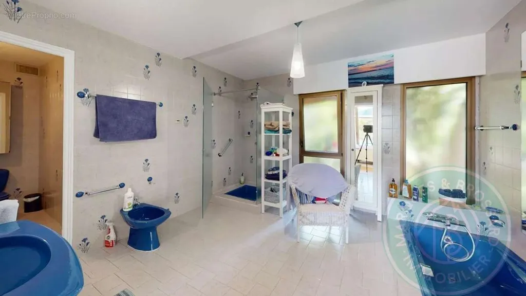 Salles de bain - Maison d'Architecte avec Vue sur le Pic du Midi d'Ossau
