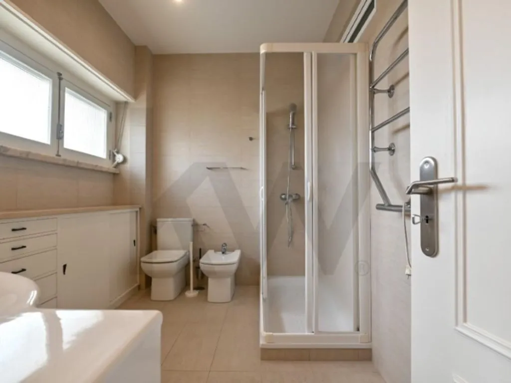 Vannitoad - Luxury Flat with Generous Space in Lisbon