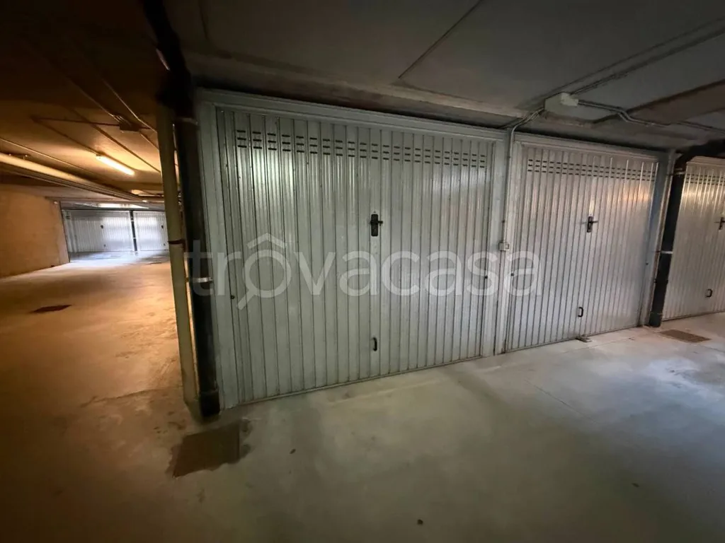 Garage - Modern Studio with Balcony in Settimo Torinese