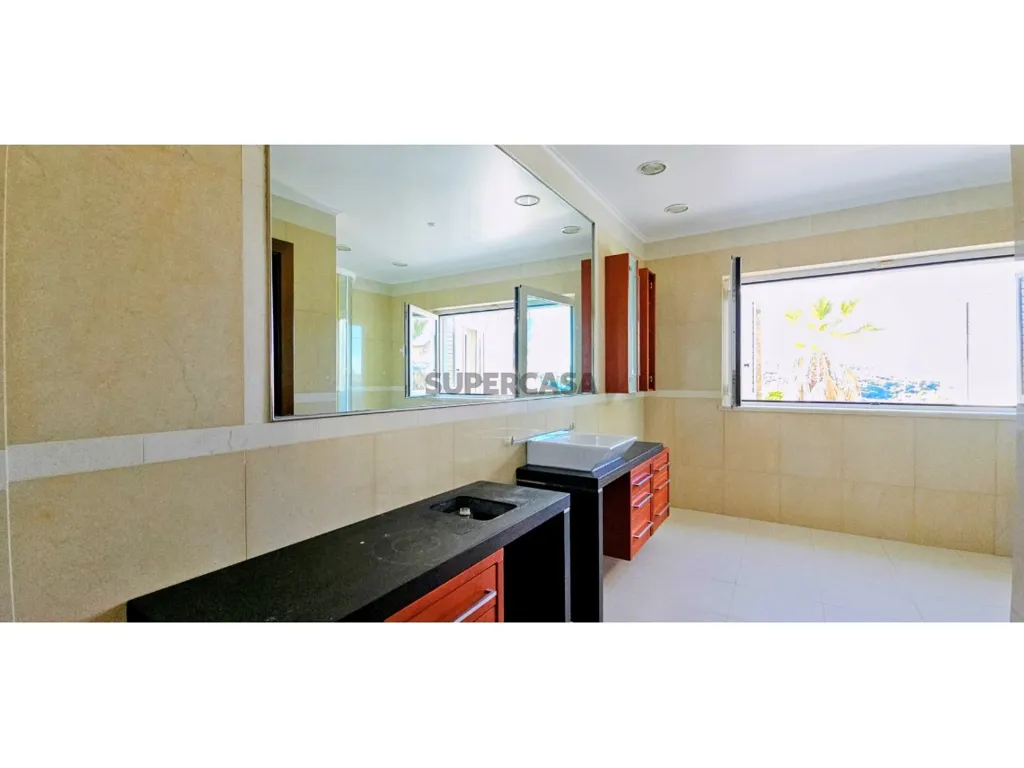 Salles de bain - Triplex T6 Home with Pena Palace View in Belas