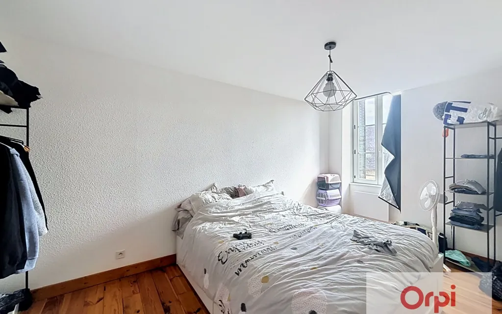 Chambres - Appartement T3 avec Balcon en Centre-Ville de Commentry