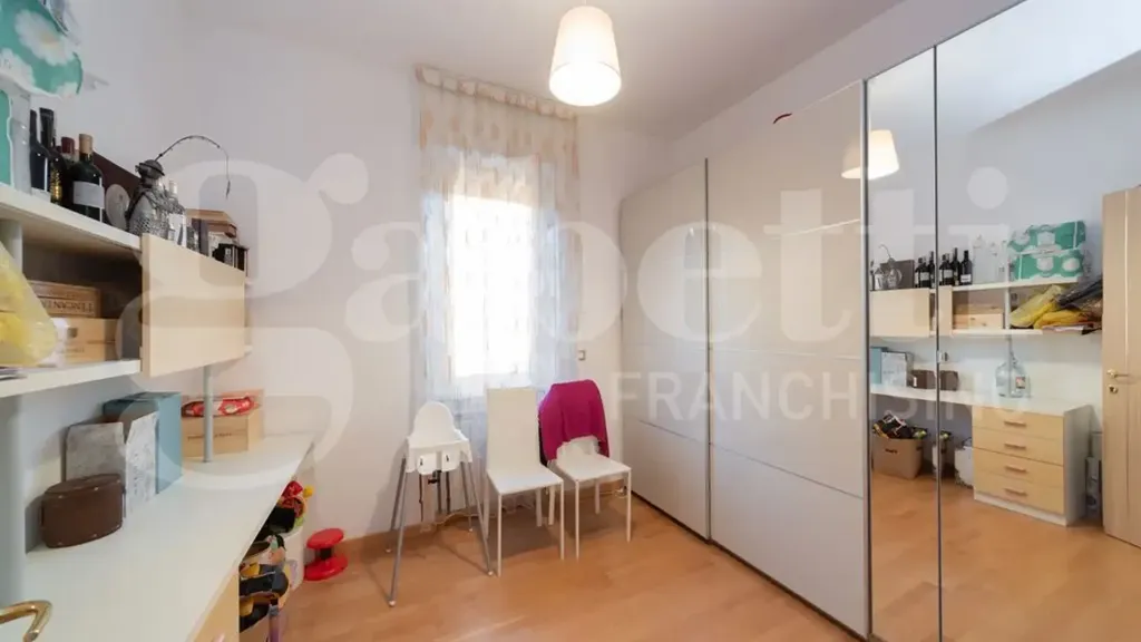 Pièces - Rear-Facing Apartment with Balcony in Monza