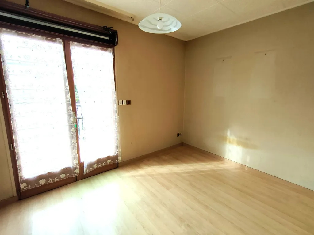 Toad - House with Ample Storage in Vauhallan
