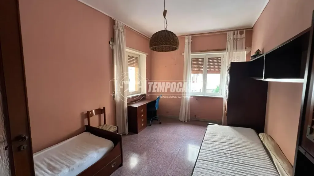Chambres - 5-Bedroom Apartment with Lift in Naples