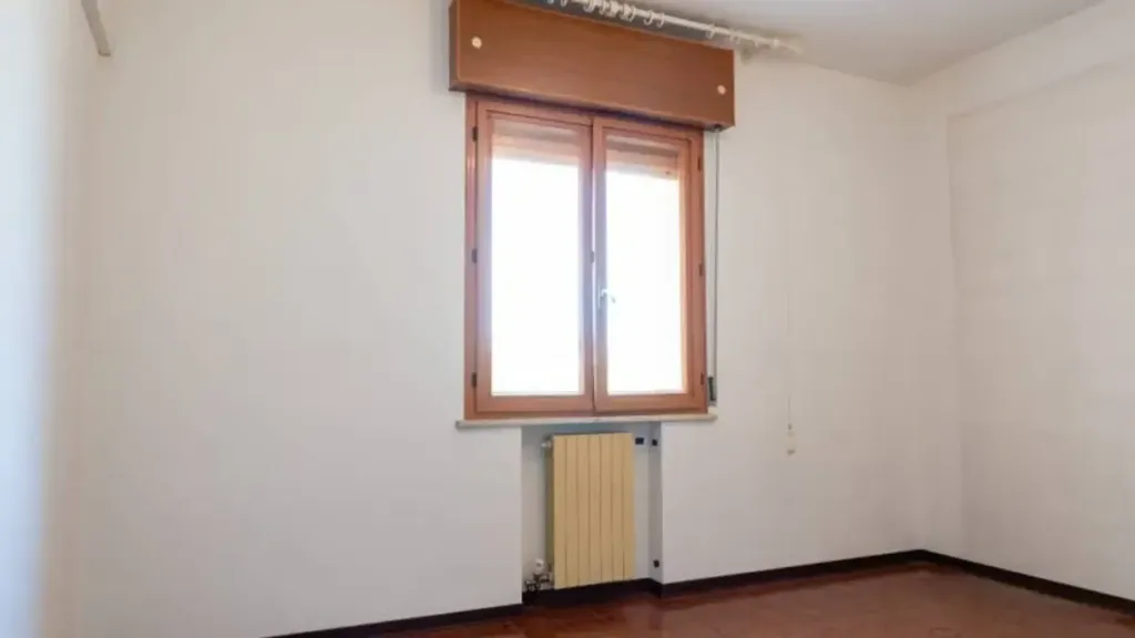 Rooms - Apartment with Recent Renovations in Finale Emilia