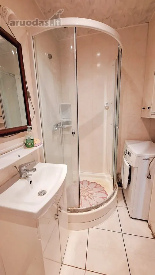 Salles de bain - Two-Bedroom Apartment with Balcony in Marijampolė