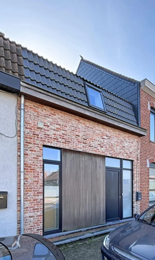 Extérieur - Maison Énergétique avec Terrasse à Ieper