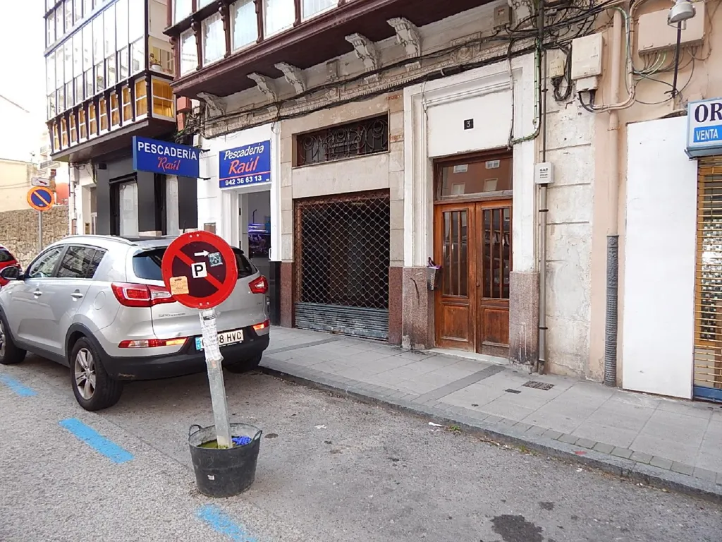 Välivaade - Commercial Premises with Shopfront in Santander
