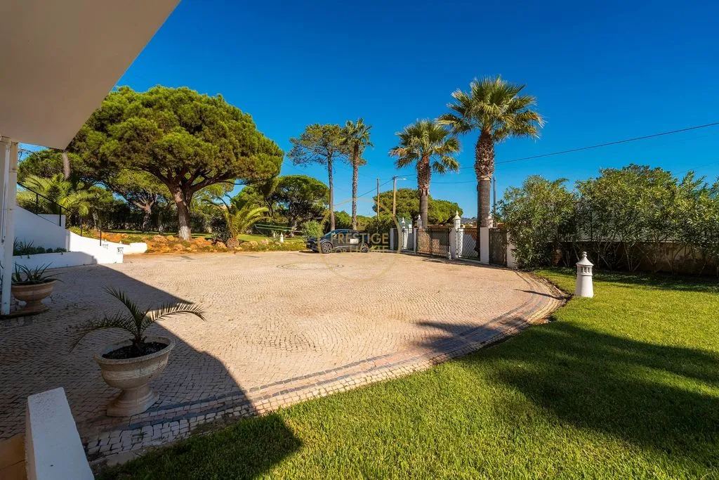 Välivaade - Luxury Villa with Pool in Quarteira