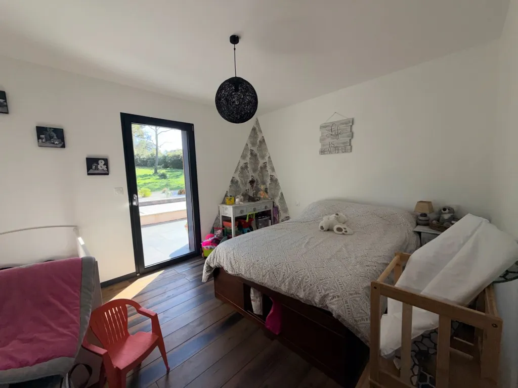 Bedrooms - Contemporary House with Pool and Spa in Escource
