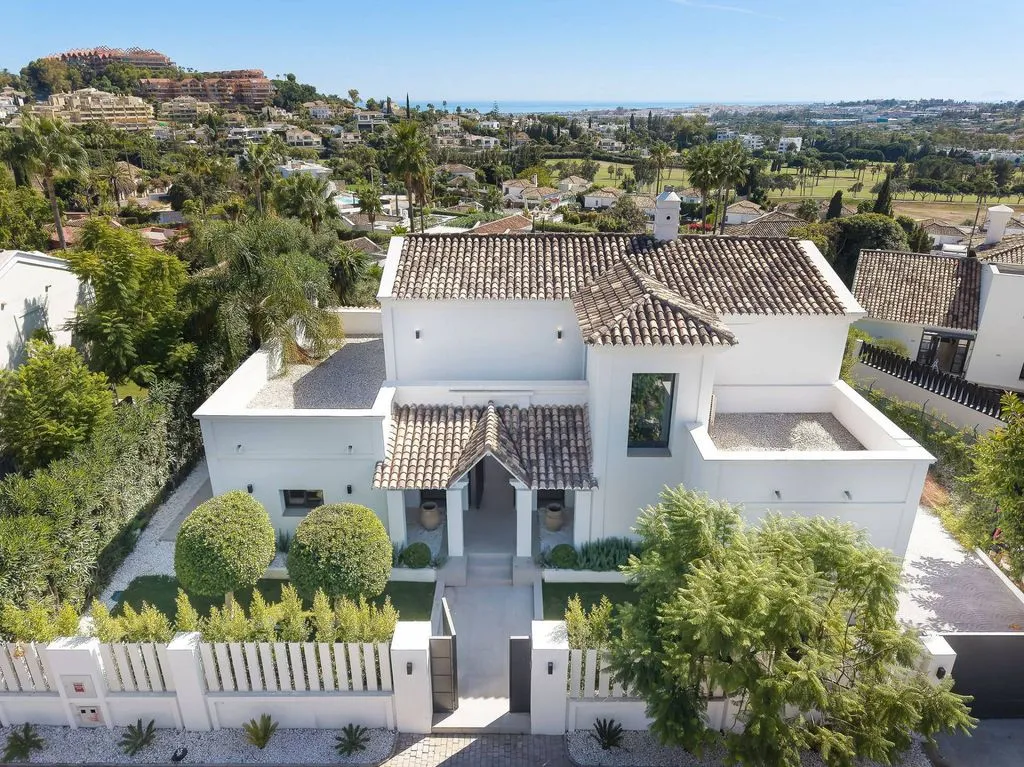 Õhuvaade - Luxury Villa with Sea View in Nueva Andalucía