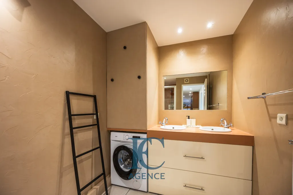 Salles de bain - Appartement 3 pièces à Six-Fours-les-Plages