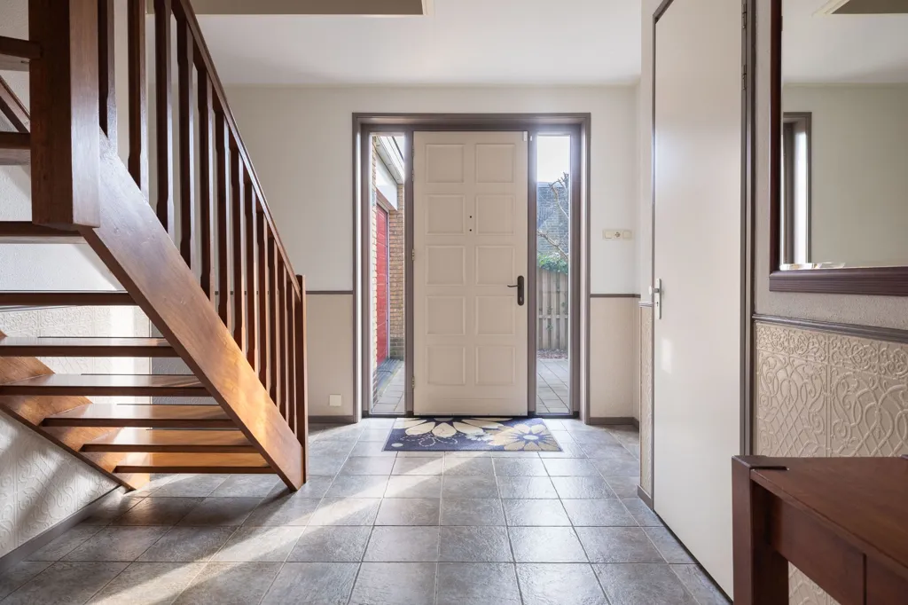 Hallway - Dwelling with Garden on Moleplaat in Leeuwarden