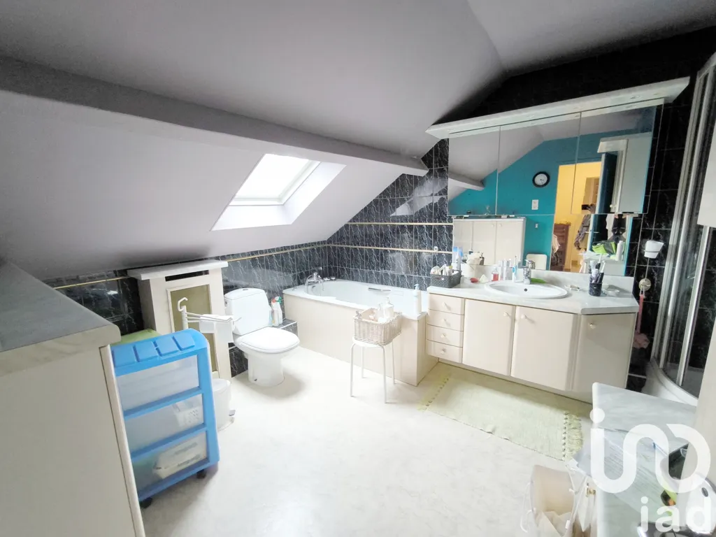 Salles de bain - Maison avec Bureau et Jardin à Nogent-sur-Oise
