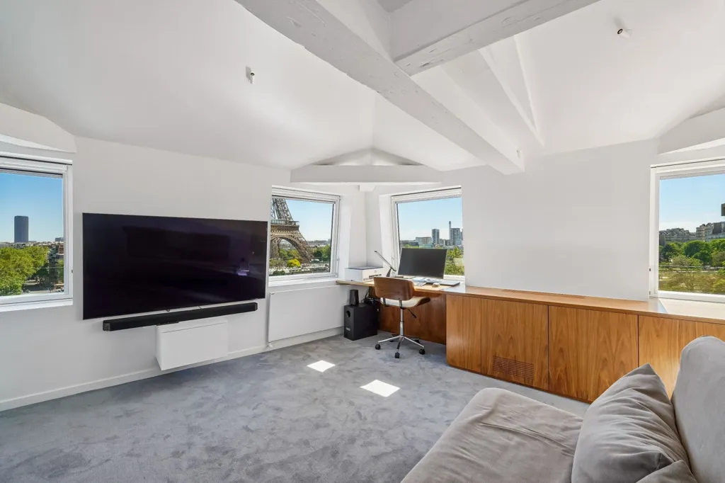 Bureau - Appartement de Luxe avec Vue Tour Eiffel à Paris 16