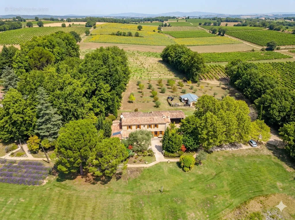 Vue aérienne - Mas avec Piscine et Jardin près de Lourmarin