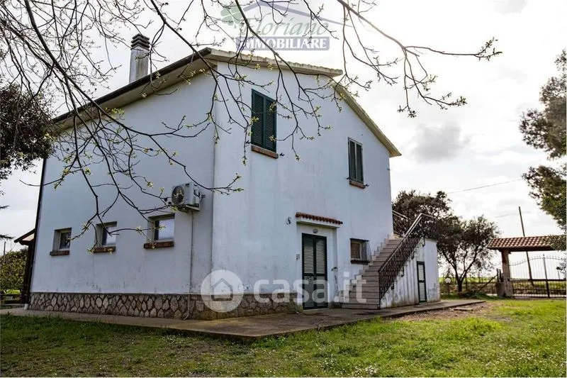 Välivaade - Rustic Casale with Expansion Potential in Capalbio