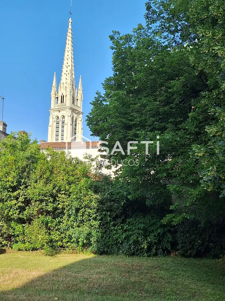 Appartement Lumineux avec Balcon à Bordeaux Caudéran