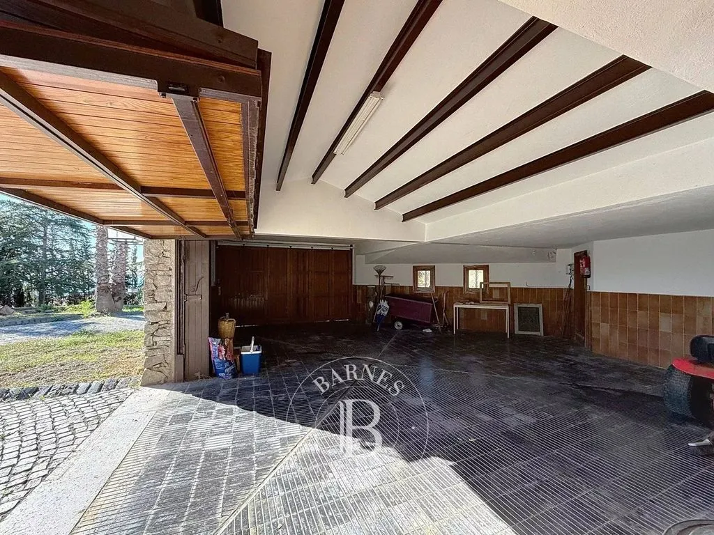 Garaaž - Luxury House with Sea Views in Premià de Dalt