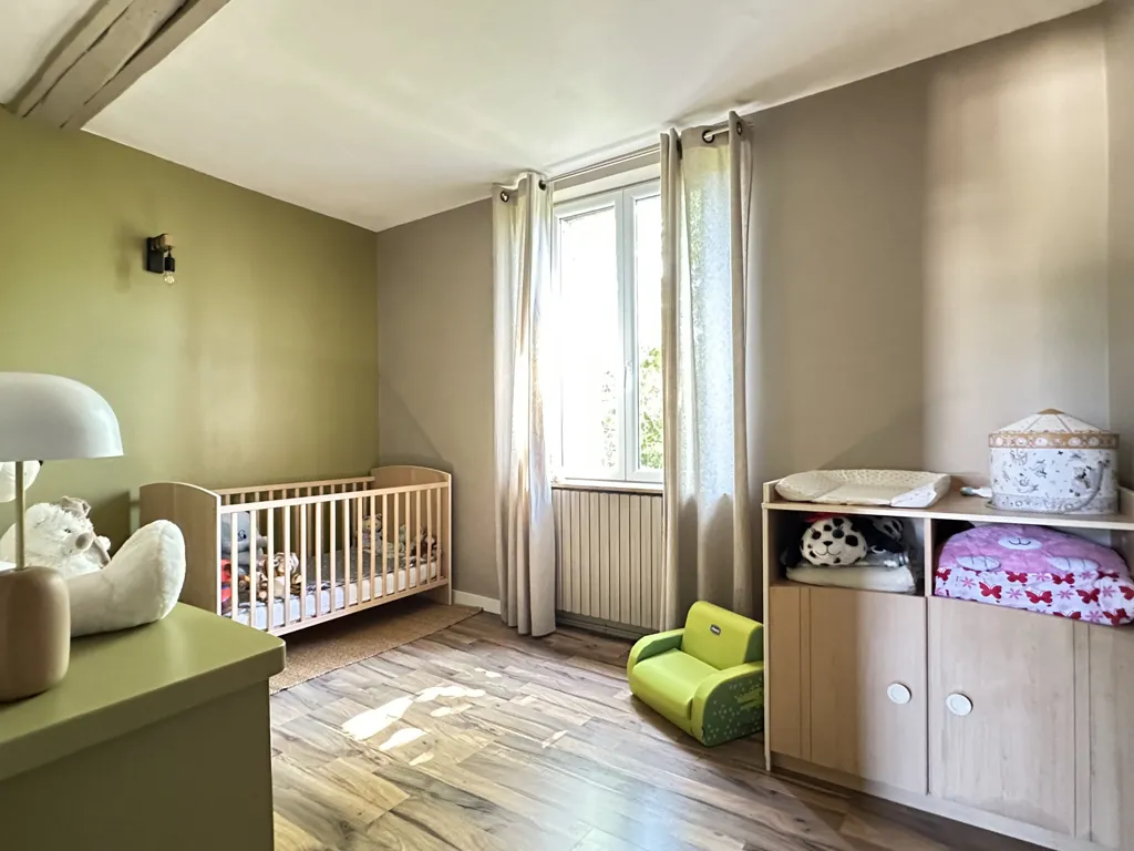 Magamistoad - Charming 8-Piece House with Garden in Croth