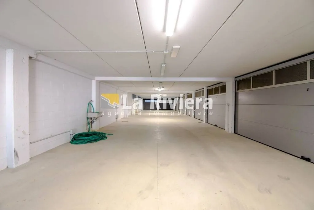Garage - Luxury Apartment with Pool in Rapallo