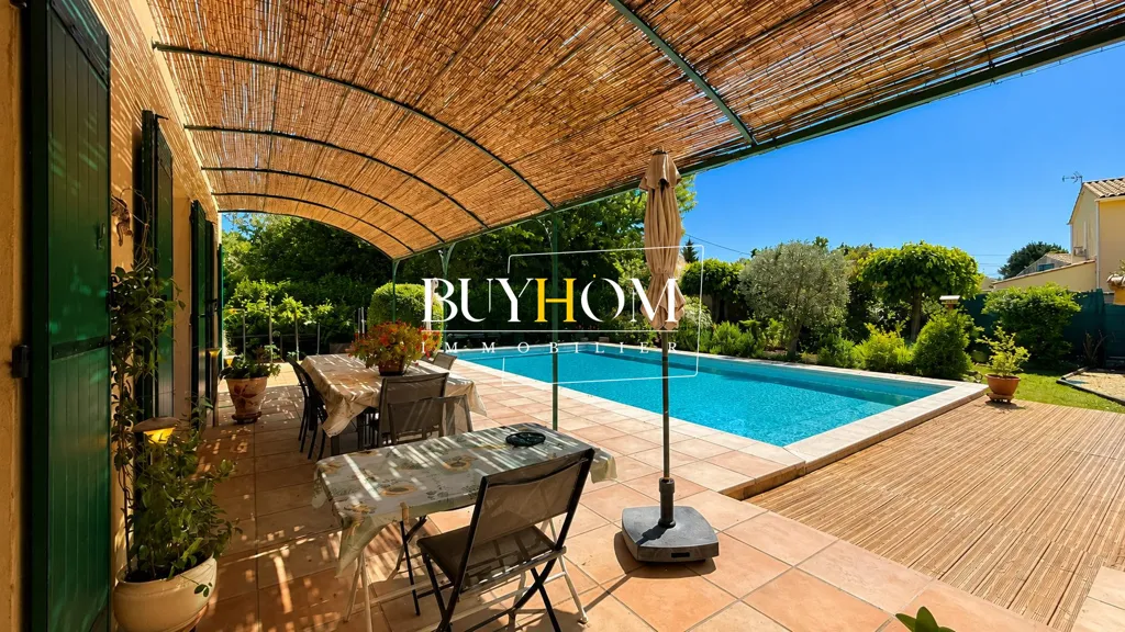 Piscine - Villa Familiale avec Piscine au Partage des Eaux à L'Isle-sur-la-Sorgue