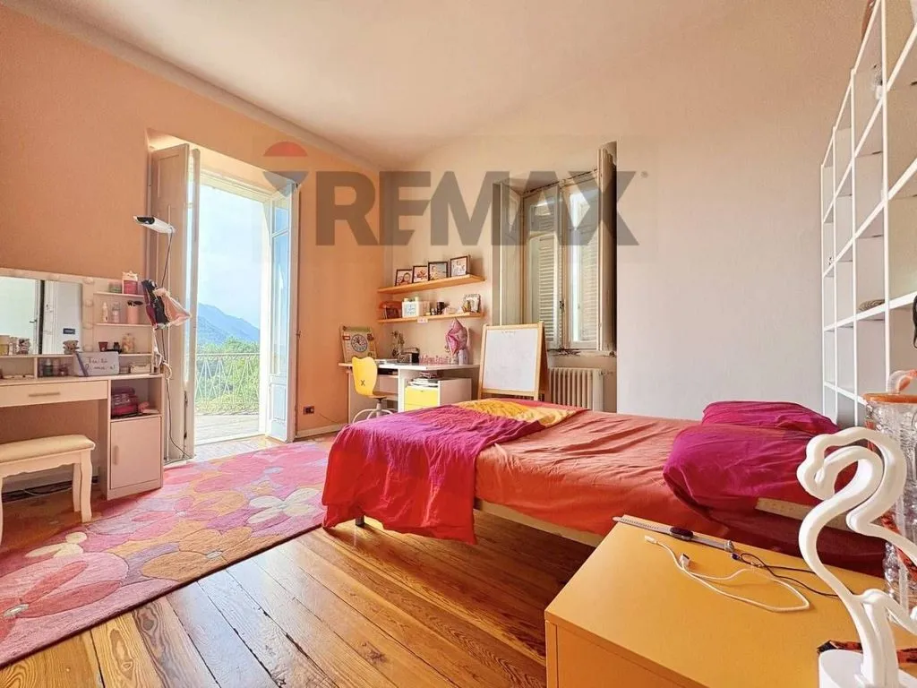 Schlafzimmer - Historic Villa with Private Garden in Mergozzo