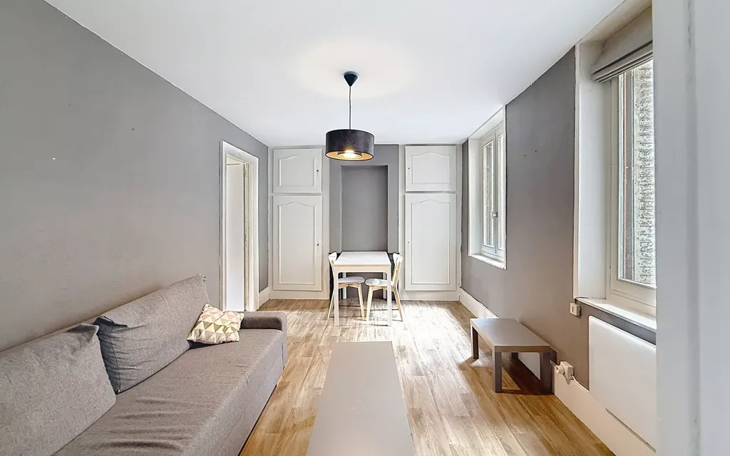 Séjour - Appartement Rénové au Centre de Nancy