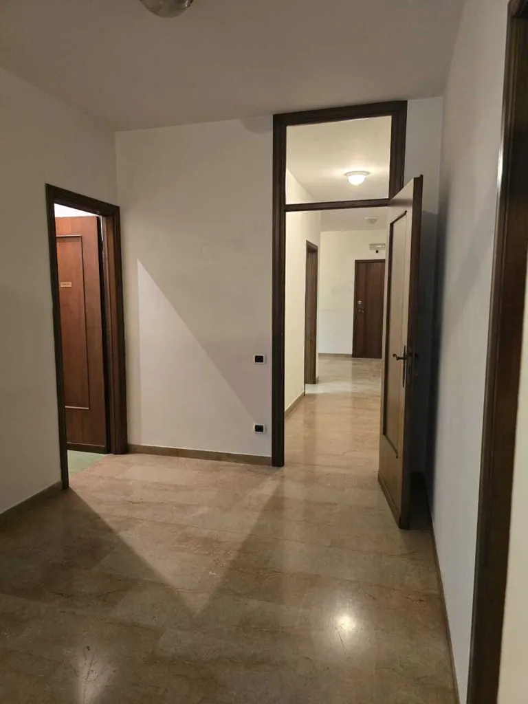 Ingresso - Spacious 3-Bedroom Apartment in Erba