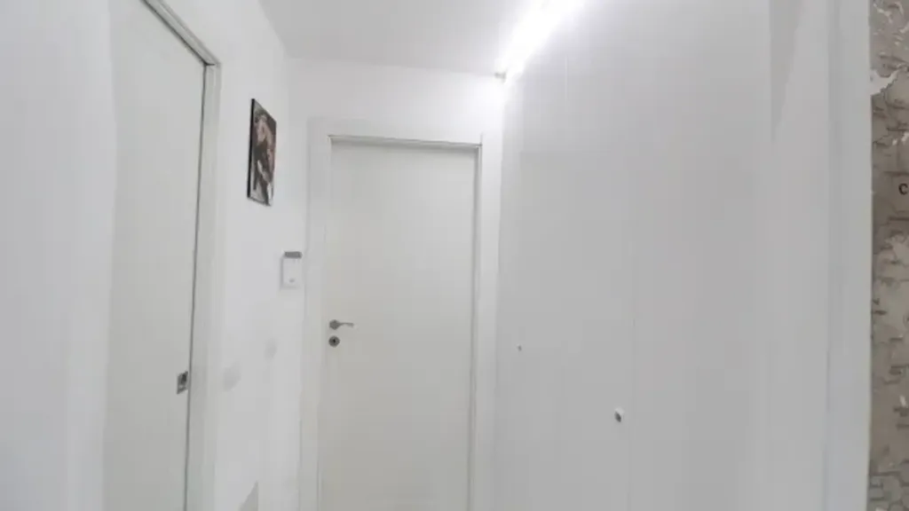 hallway_entrance