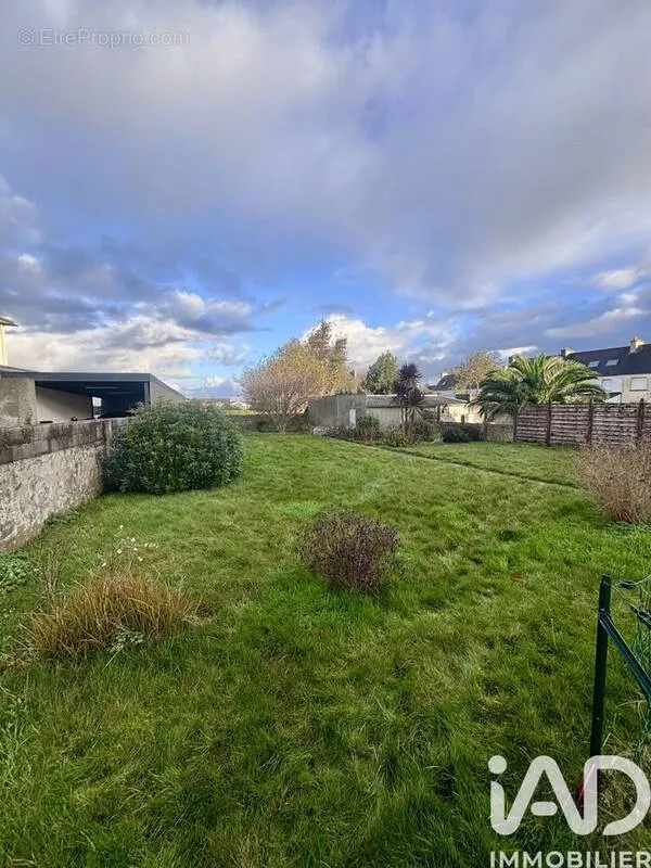 Garden - Constructible Plot in Calm Setting, Plabennec