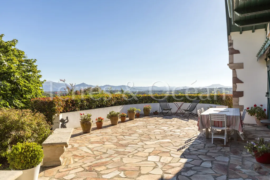 Terrasse - Villa Basque avec Vue sur les Pyrénées près de Bayonne