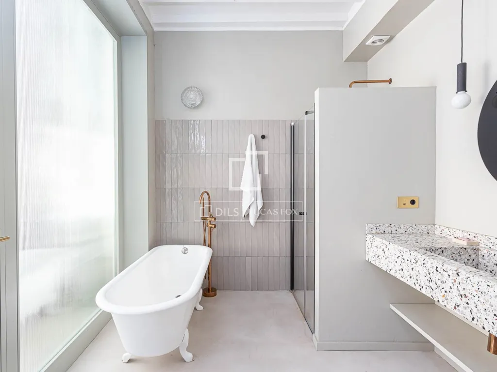 Salles de bain - Refurbished Apartment with Central Patio in Barcelona