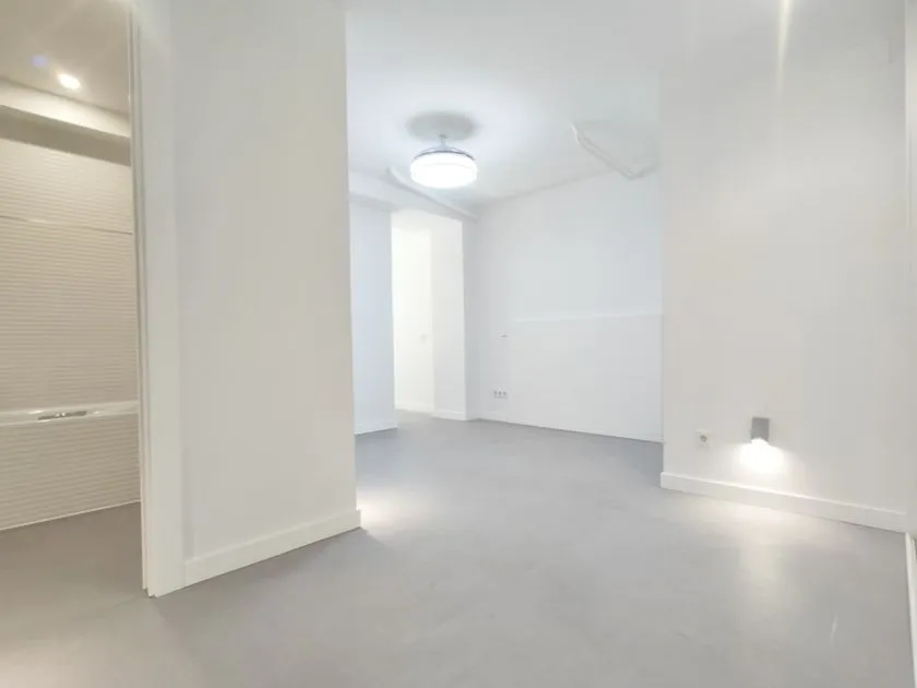 Pièces - Duplex Loft with Terrace in Niño Jesús, Madrid