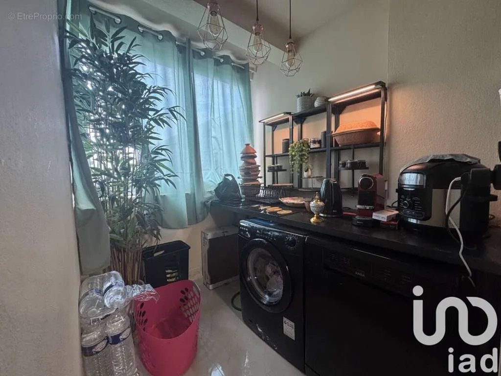 Köök - Refurbished 3-Bed Flat with Balcony in Nîmes