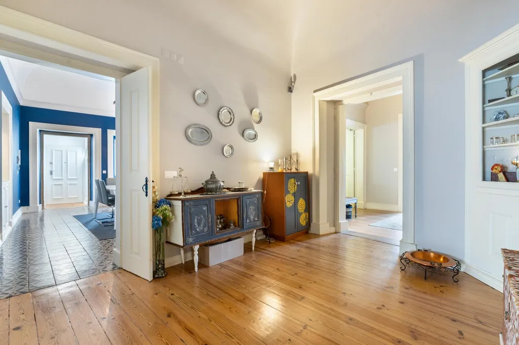 Esik - Historic 5-Bedroom House with Garden in Évora