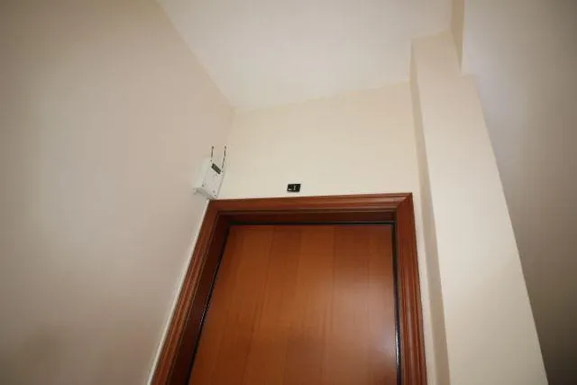 Esik - Rear-Facing Apartment with Terrace in Ancona