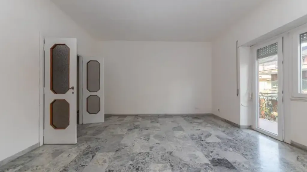 Pièces - Spacious Apartment with Balcony in Ciampino