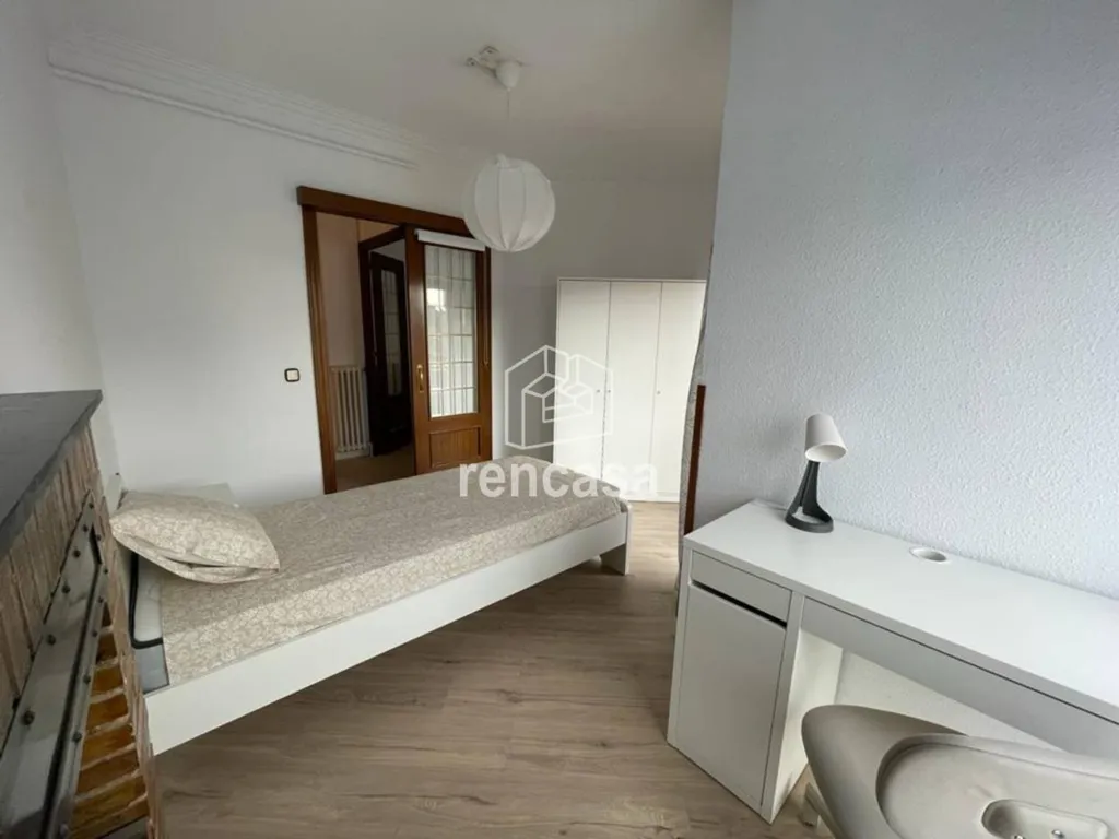 Magamistoad - Spacious Flat with Balcony in Lleida Centre