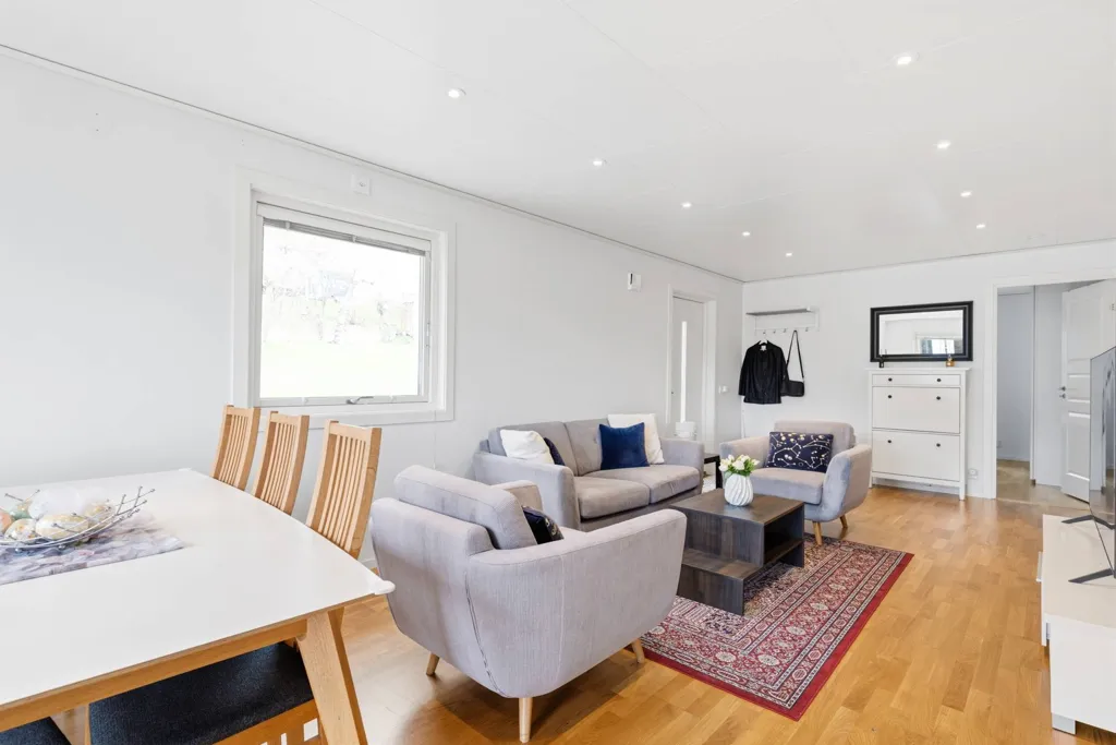 Elutuba - Two-Home Estate with Generous Outdoor Space in Jönköping
