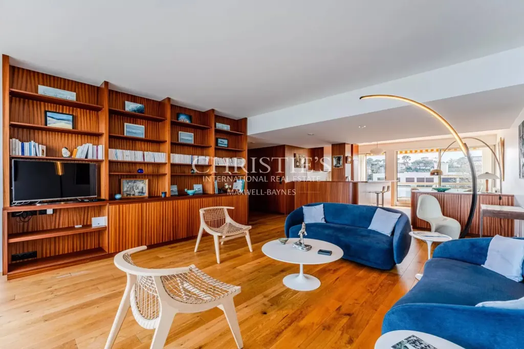 Elutuba - Luxury Apartment with Panoramic View in Prime Location