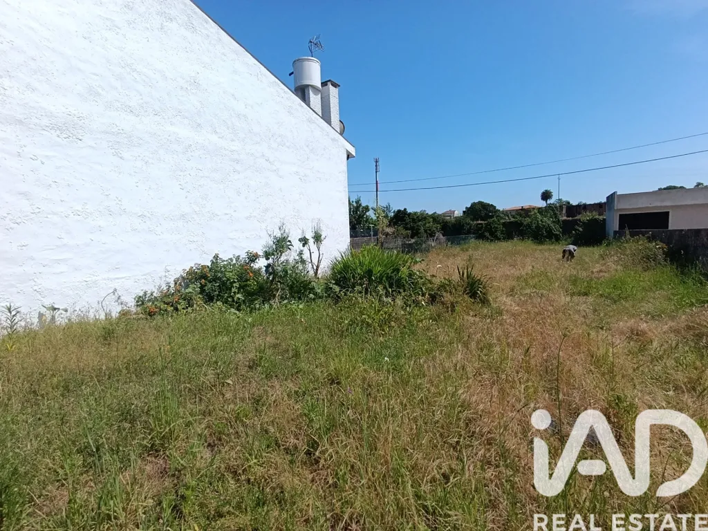 Aed - Buildable Plot with Church View in Beiriz