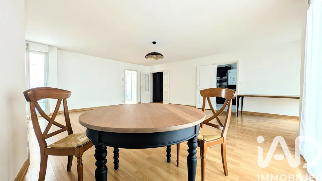 Sala da pranzo - Spacious Apartment with Terrace in Le Mans