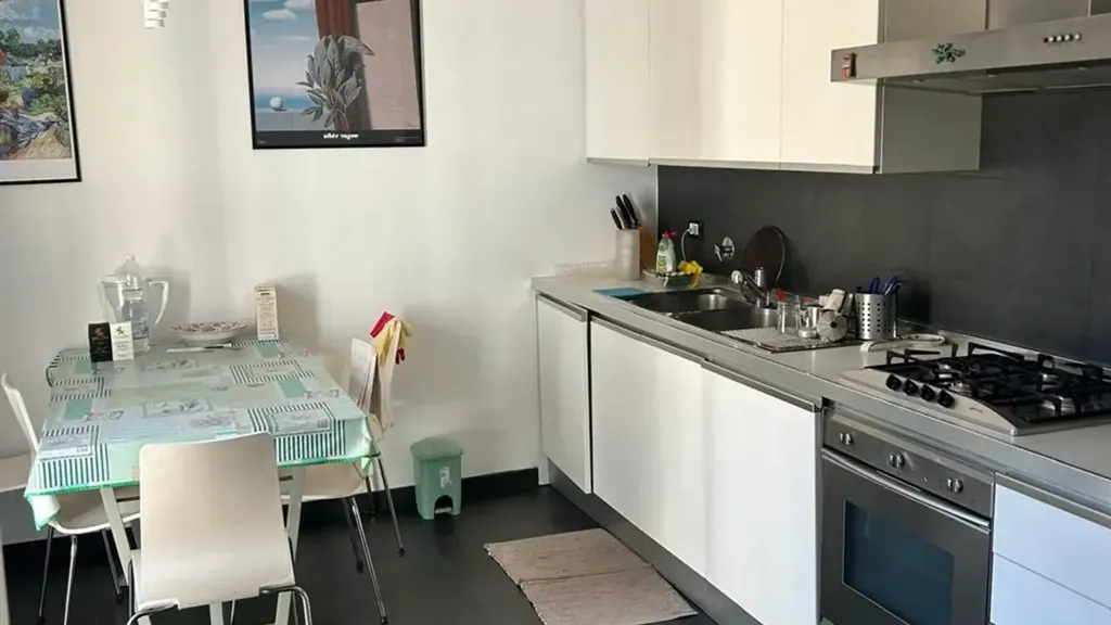 Cuisine - 7-Room Apartment with Balcony in Florence