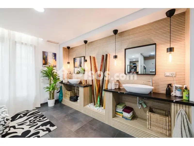 Salles de bain - Loft with Exterior Access in Calle de Zúñiga