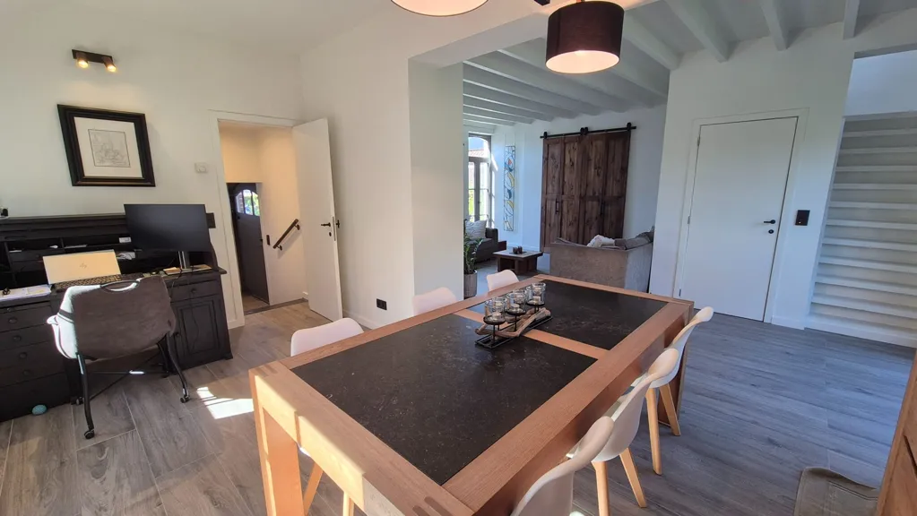 Salle à manger - Hoeve Rénovée avec Vue Campagne à Sint-Martens-Lierde