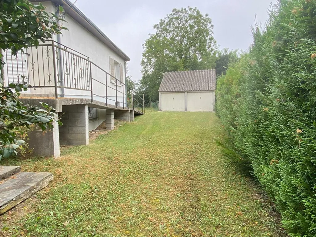 Aed - 1970s Pavilion with Large Garden in Brenne