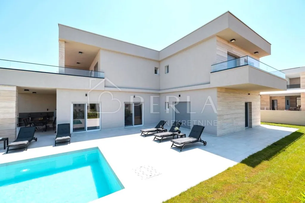Piscina - Luxury Villa with Panoramic View in Nin