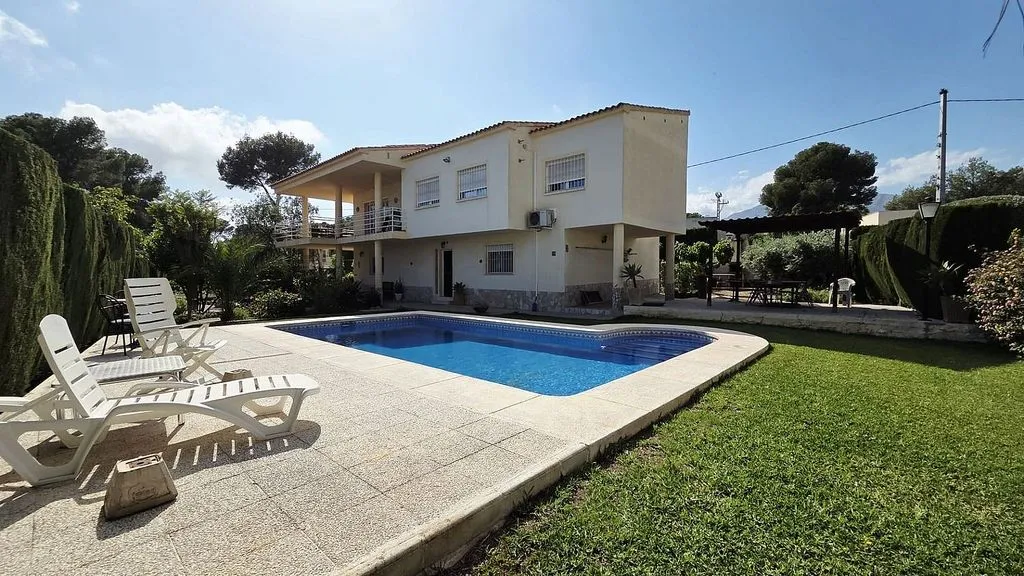 Piscine - Chalet with Pool and Terrace in La Nucía