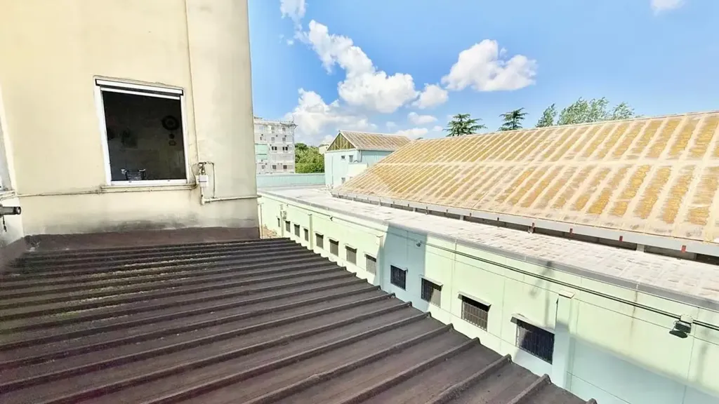 Terrasse - Quadrilocale with Balcony in Santa Croce, Naples